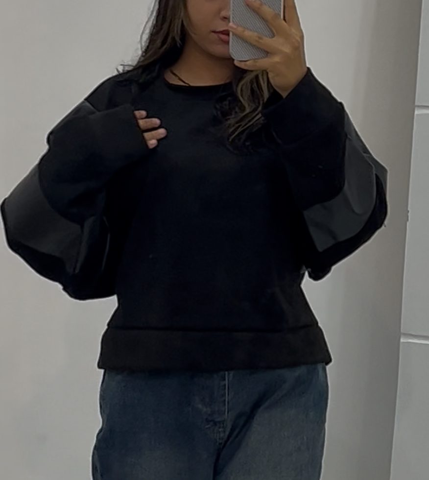 تصویر کراپ استین چرم 