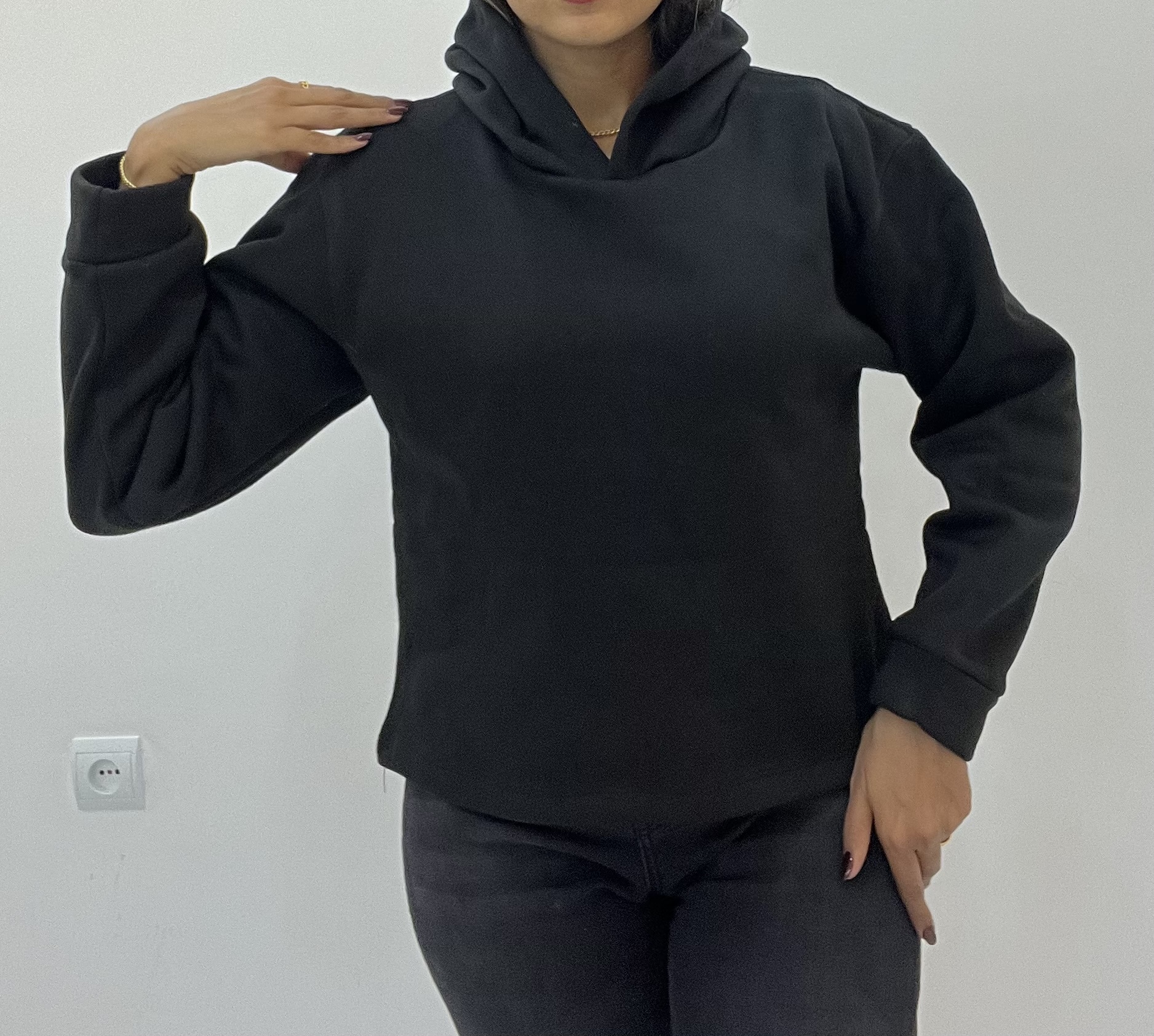 تصویر هودی مشکی 